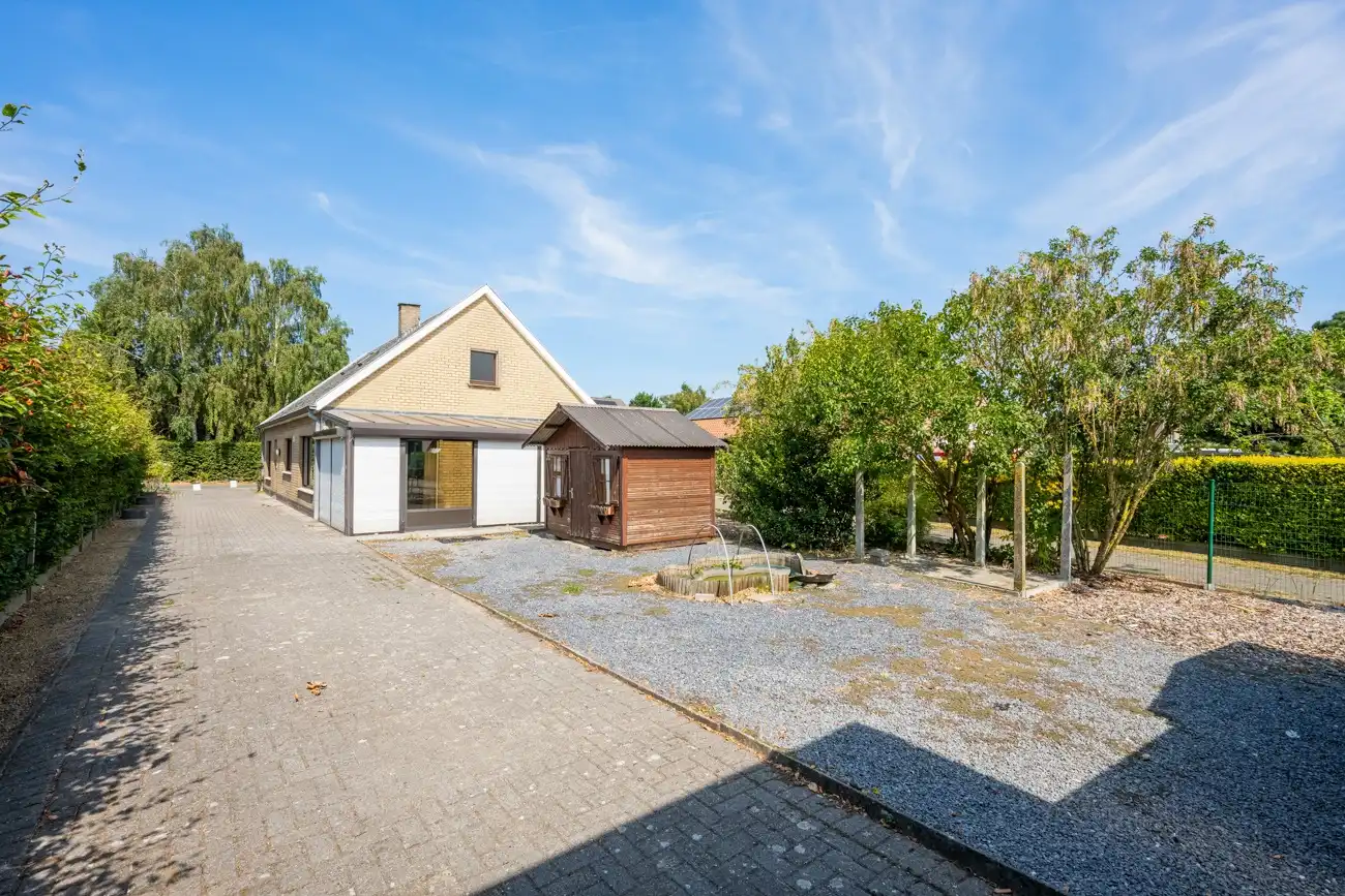 IN OPTIE!! Volledig te renoveren open woning met ruime afzonderlijke garage en tuin op een toplocatie nabij Oude Bareel in Sint-Amandsberg/Oostakker! foto 28