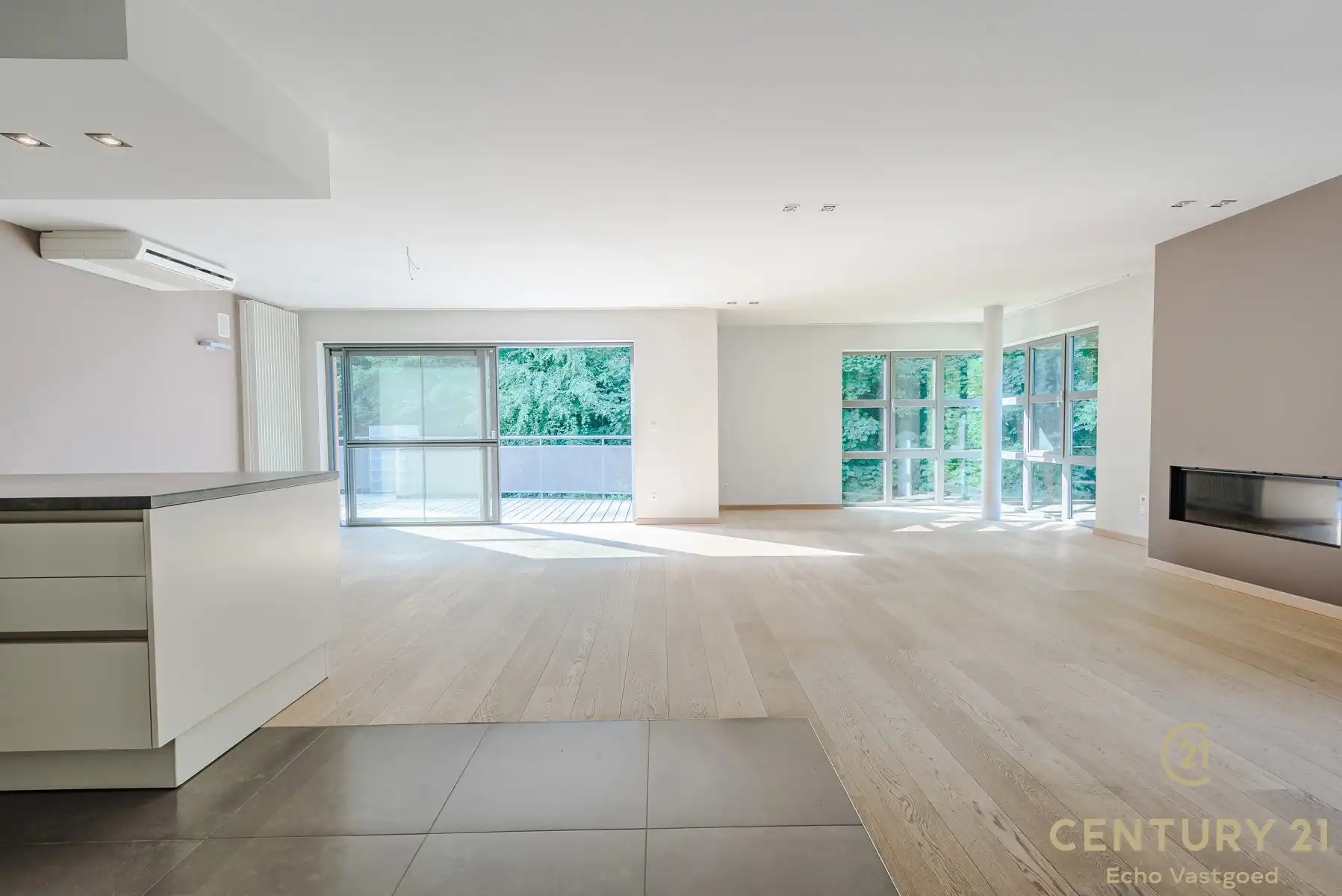 Luxe, ruime penthouse (192m²) met groot terras tegen het bos foto {{pictureIndex}}