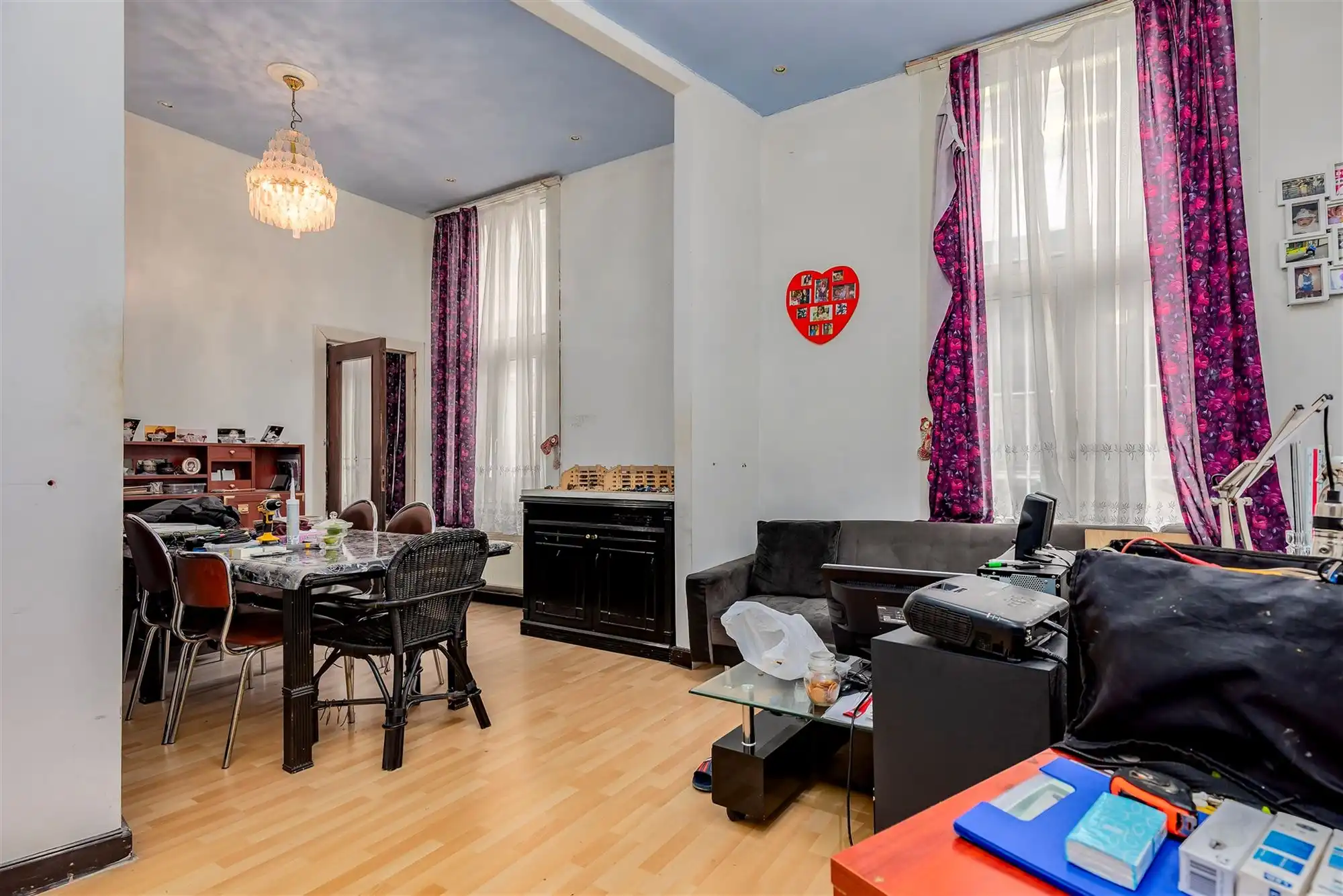 Hoekpand bestaande uit handelsglvl + 6 appartementen foto 9