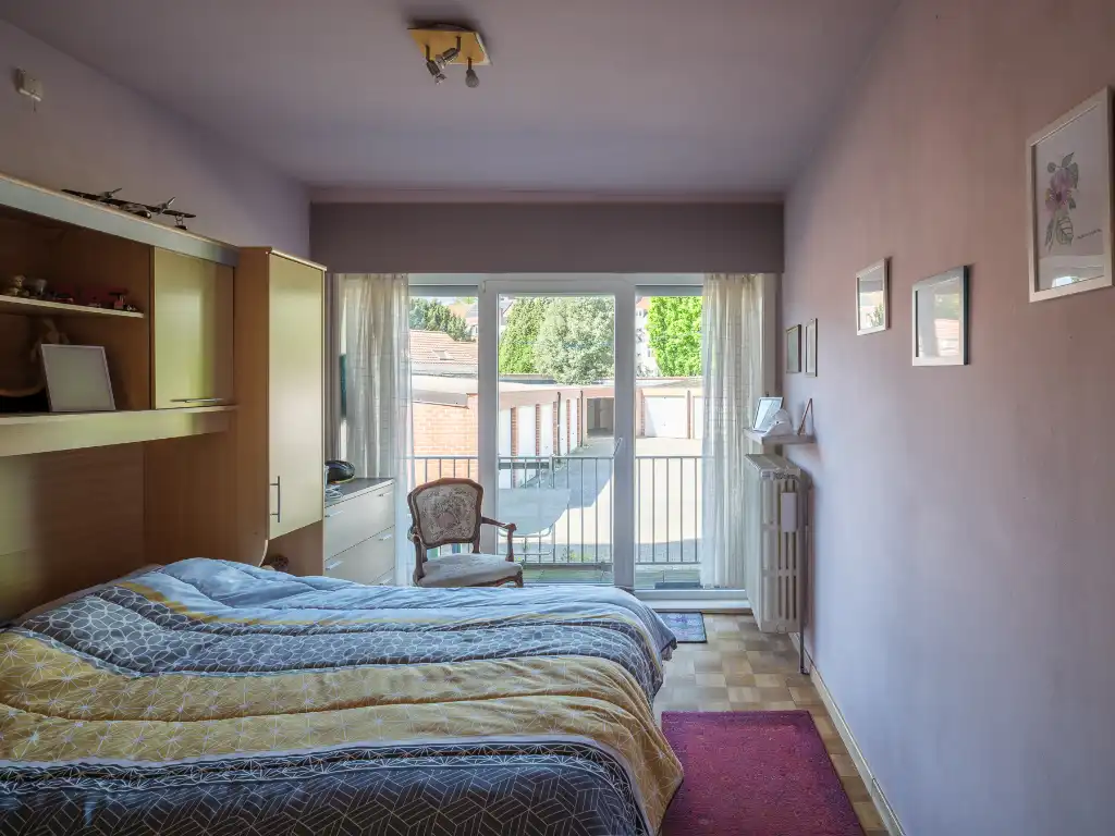 Stijlvol tweeslaapkamerappartement met mid-century karakter nabij Gent-Sint-Pieters foto 8