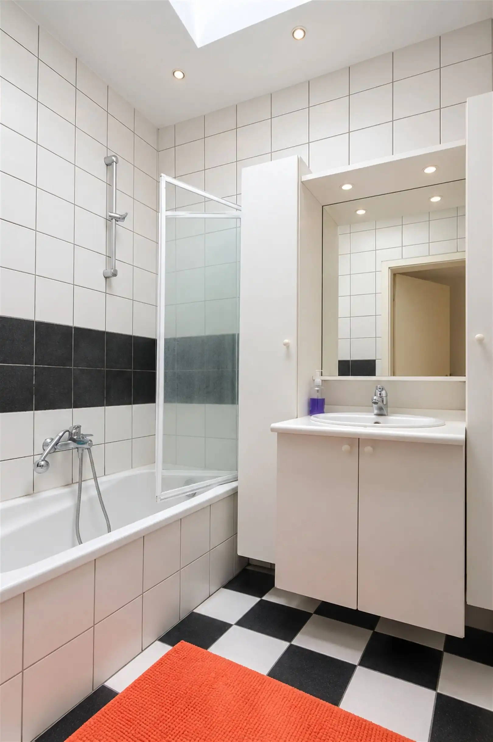 Instapklare woning met garage en tuin op centrale ligging foto 4