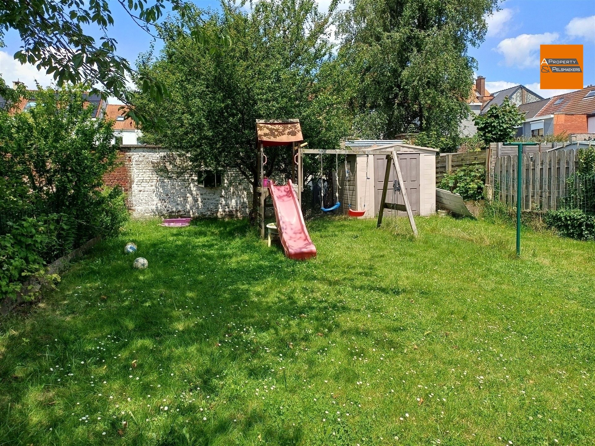 Huis met 2 slaapkamers en mooie tuin in het centrum  foto 3