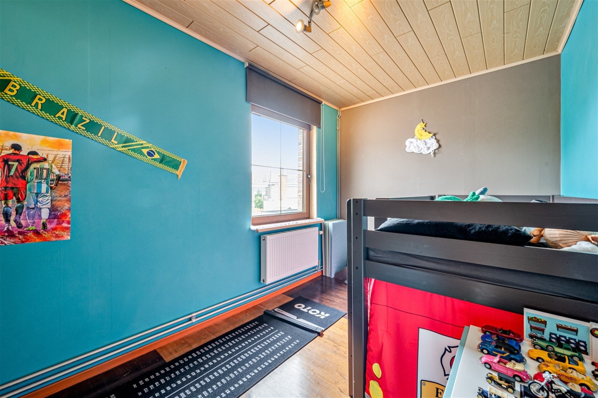 Instapklare rijwoning met 3 ruime slaapkamers, garage en tuin in hartje Aalst foto 13