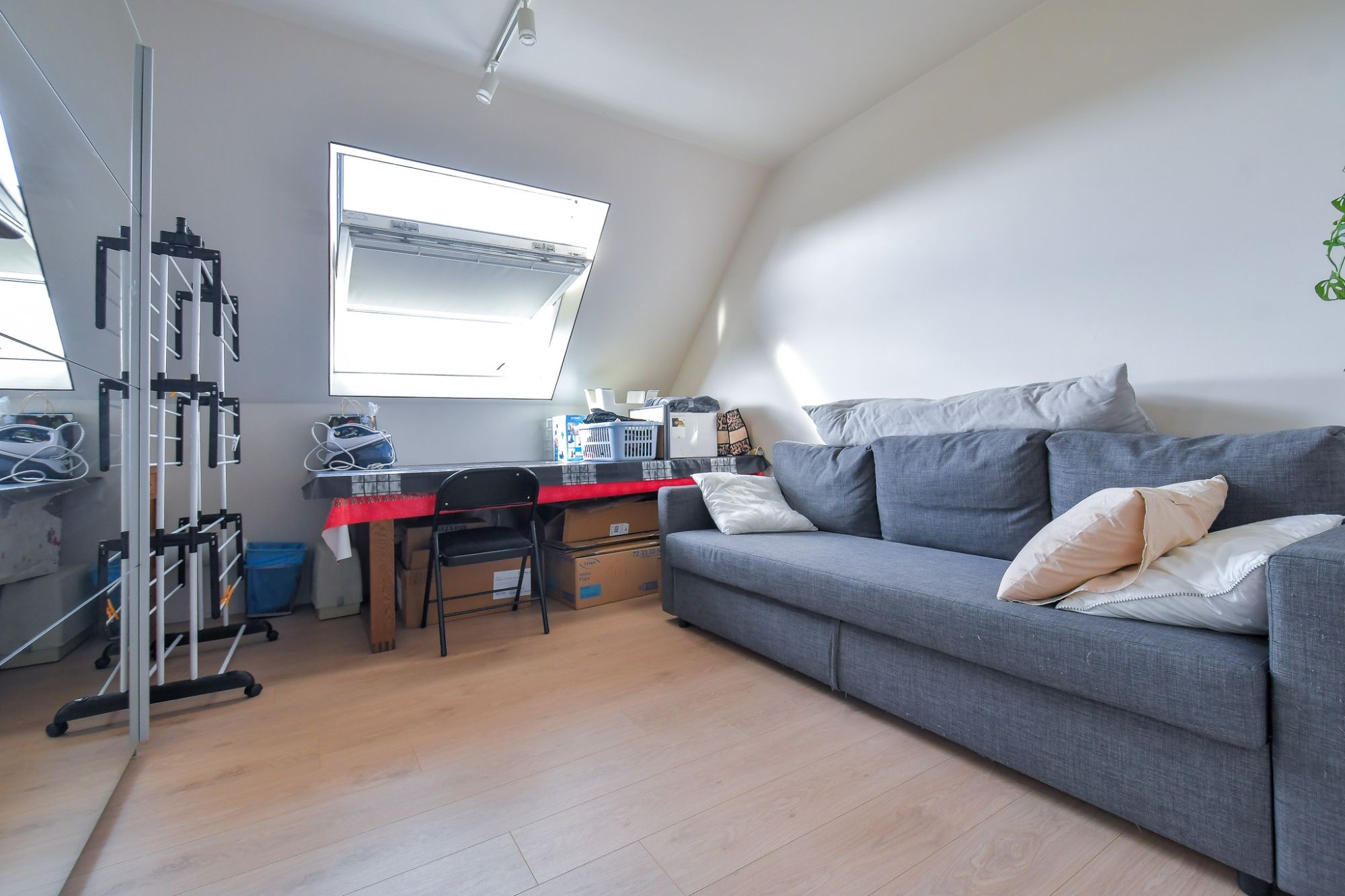 RUSTIG GELEGEN, RUIME woning met zongerichte tuin en garage foto 16