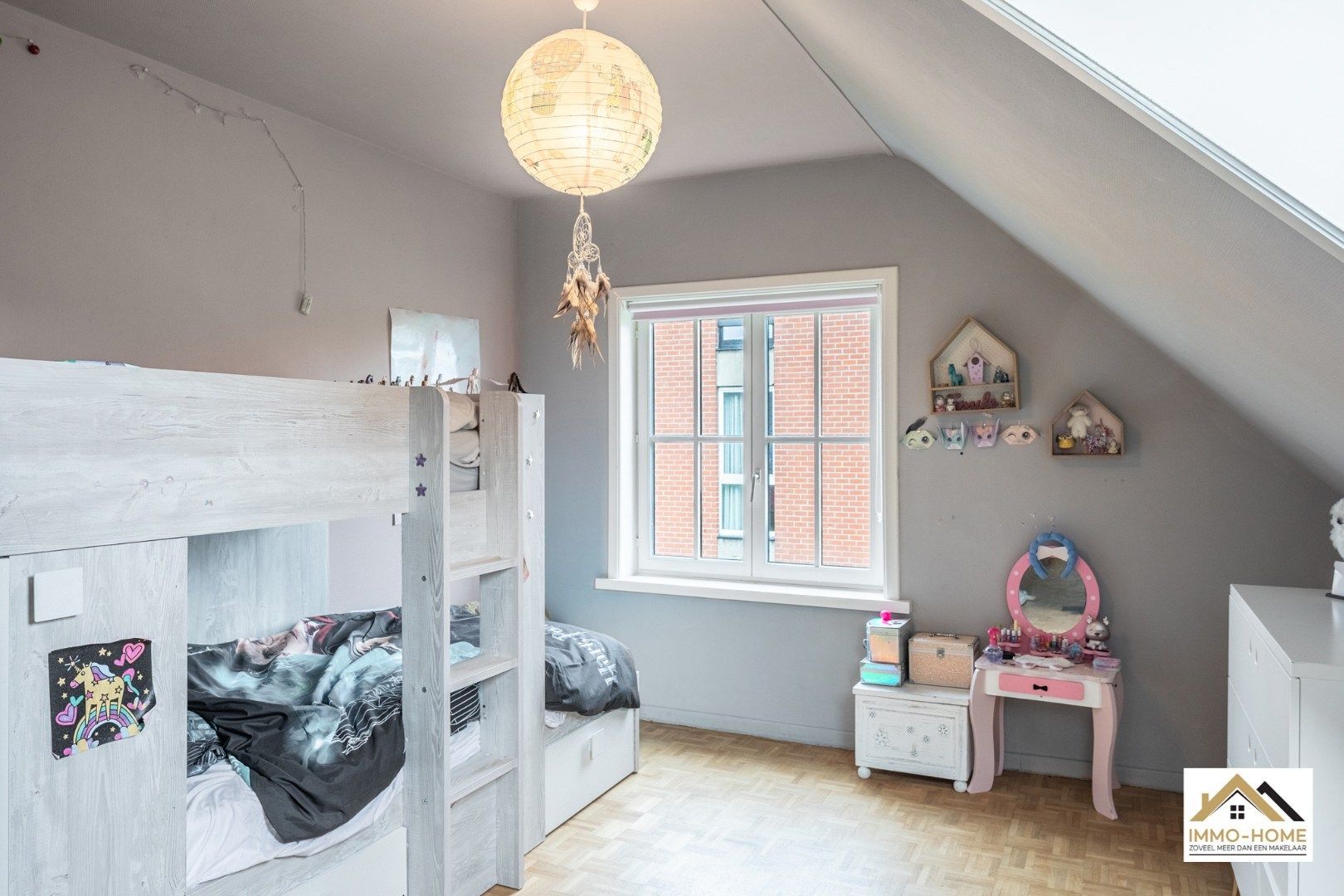 Gerenoveerde ruime gezinswoning met tuin en dubbele garage! foto 17