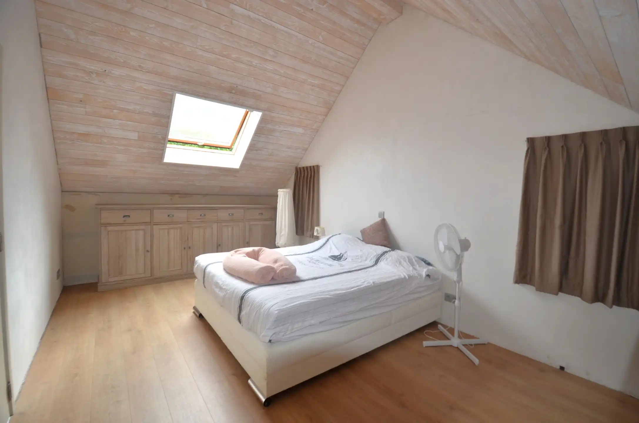 Charmante instapklare woning met grote tuin  foto 12