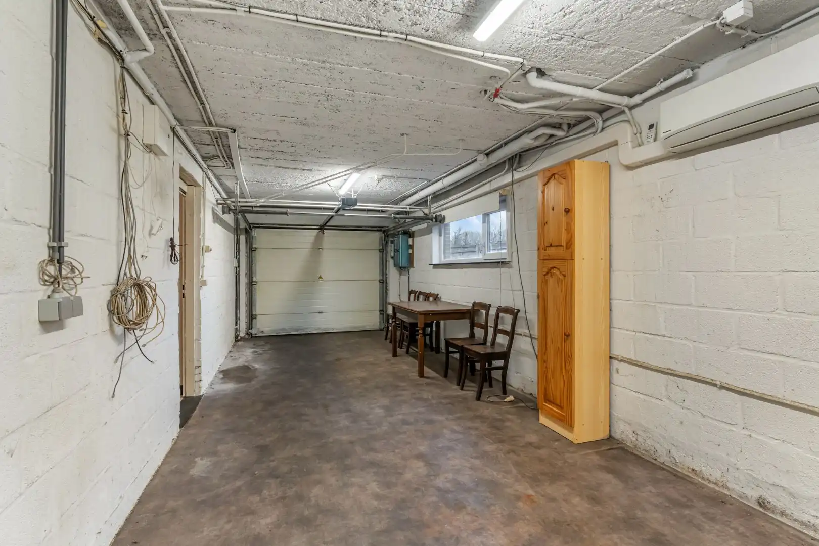 Halfvrijstaande woning op een perceel van 7a31ca, met aparte bureelruimte en inpandige garage! foto 22