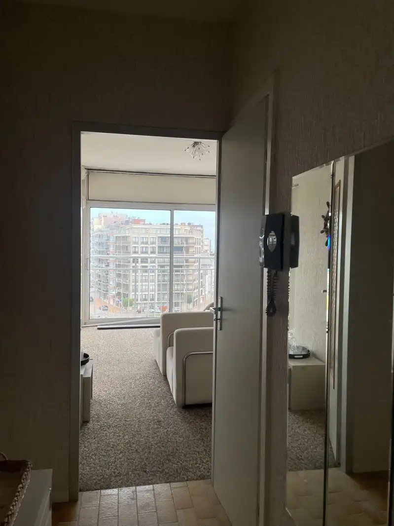 Stijlvol Appartement Te Koop in Westende met optie garage foto 3