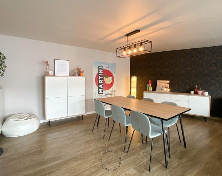 Ruim appartement van 130m² met twee slaapkamers, terras en autostaanplaats foto 3