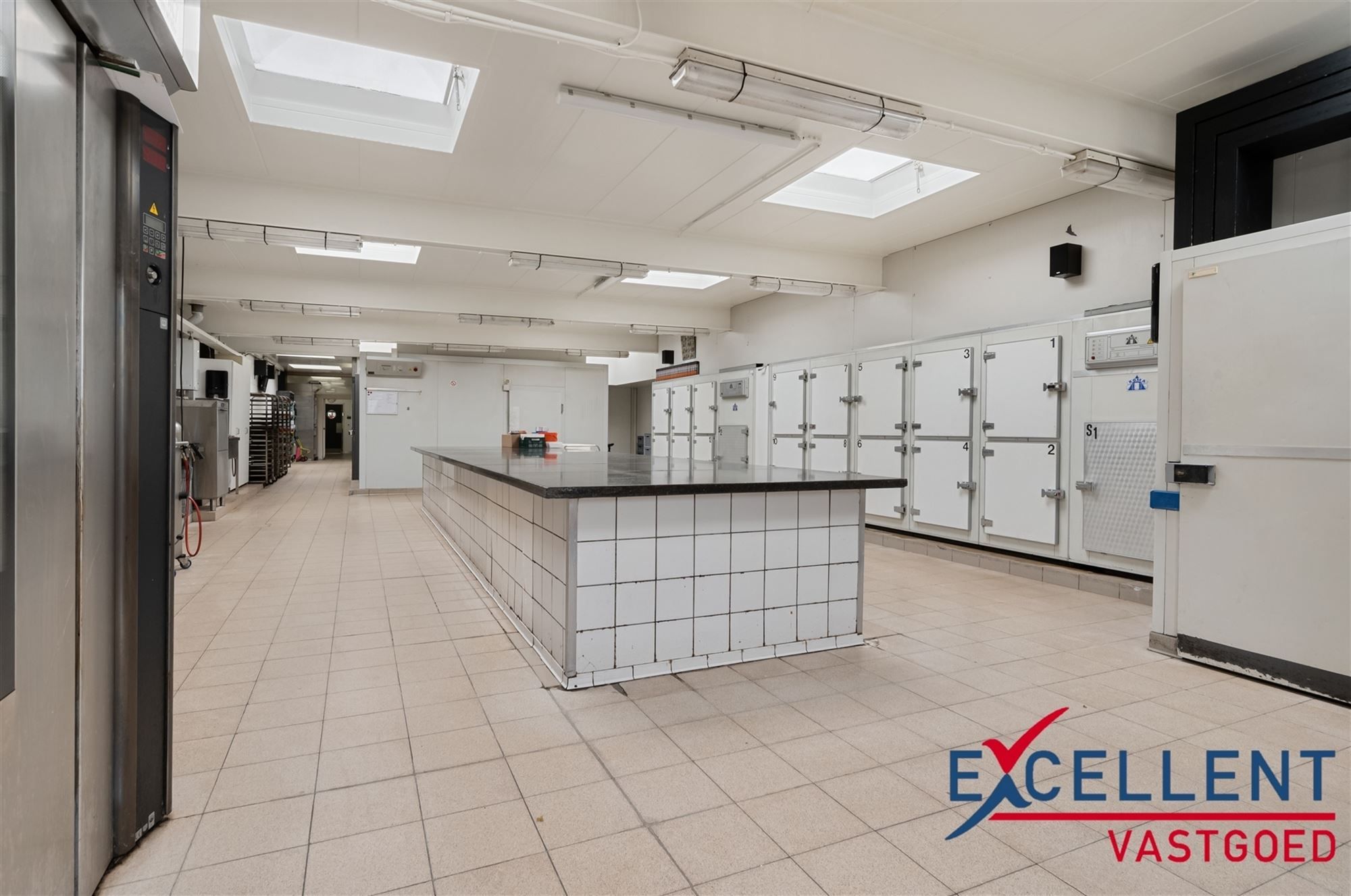 Uniek handelspand met ruime woonst foto 4