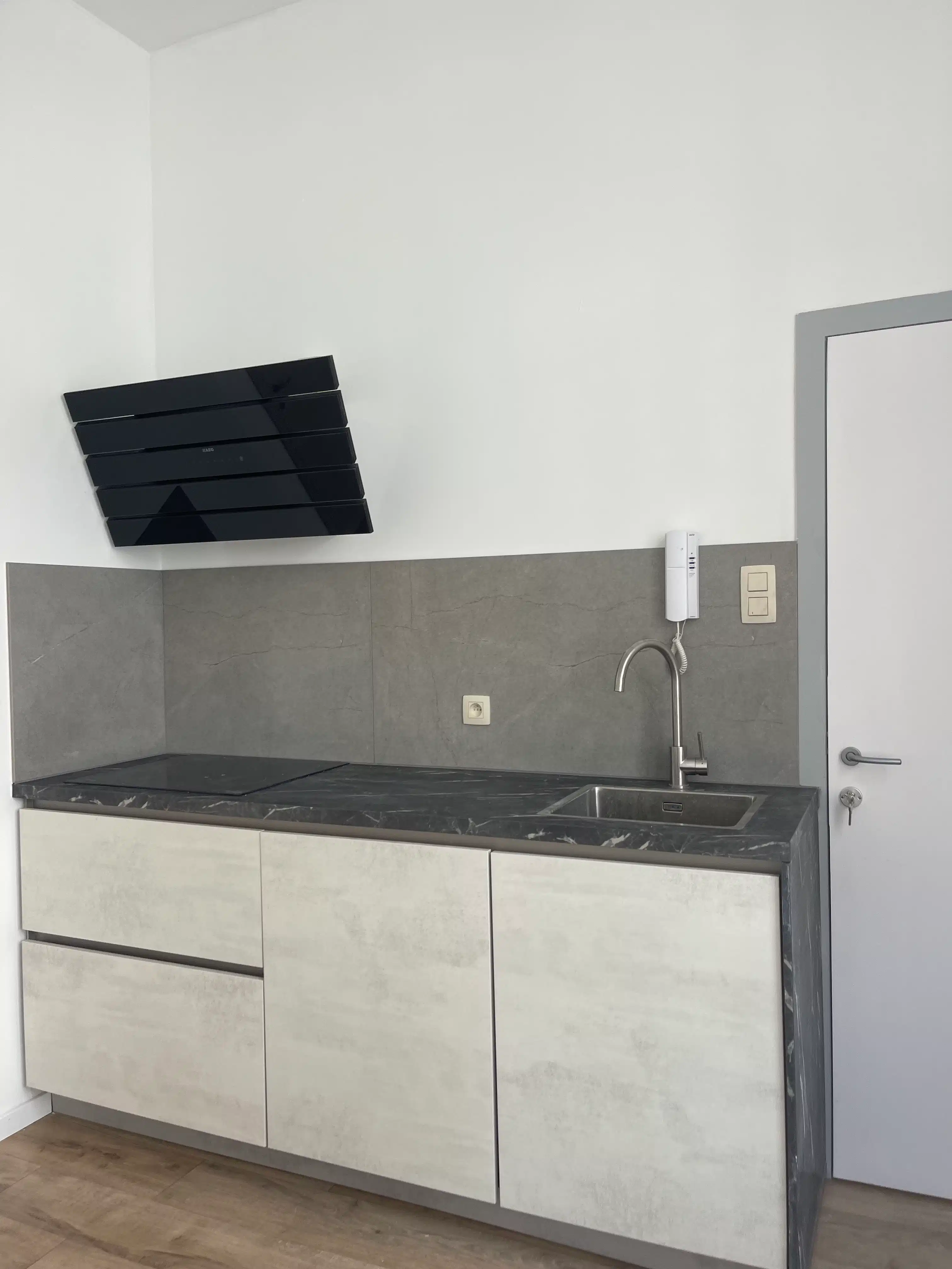 Ruime studio , luxe, instapklaar! foto 9