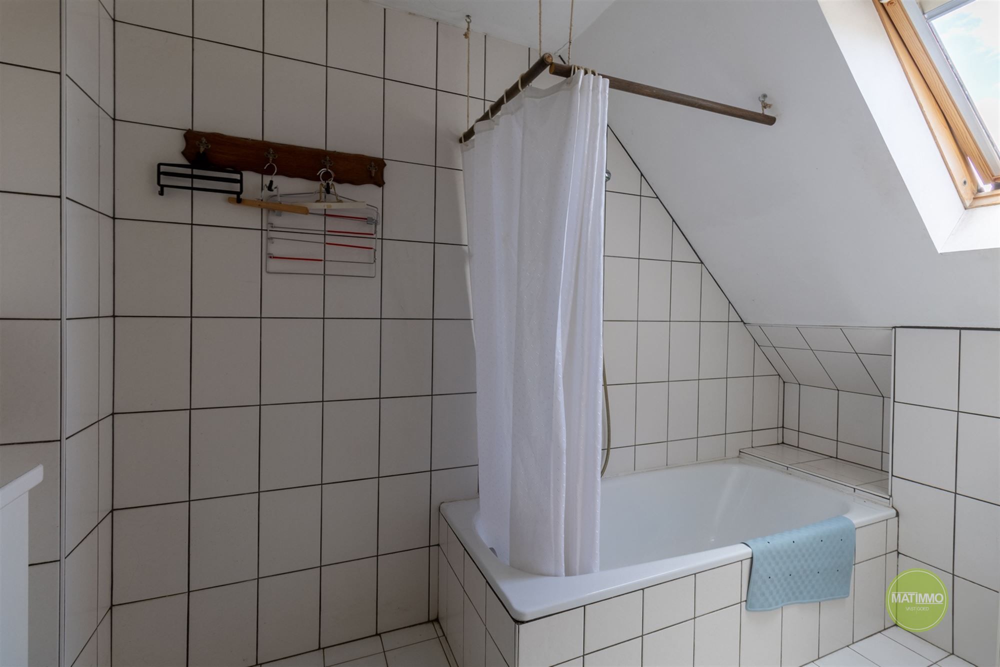 Instapklare gezinswoning met tuin en garage in Balen foto 13
