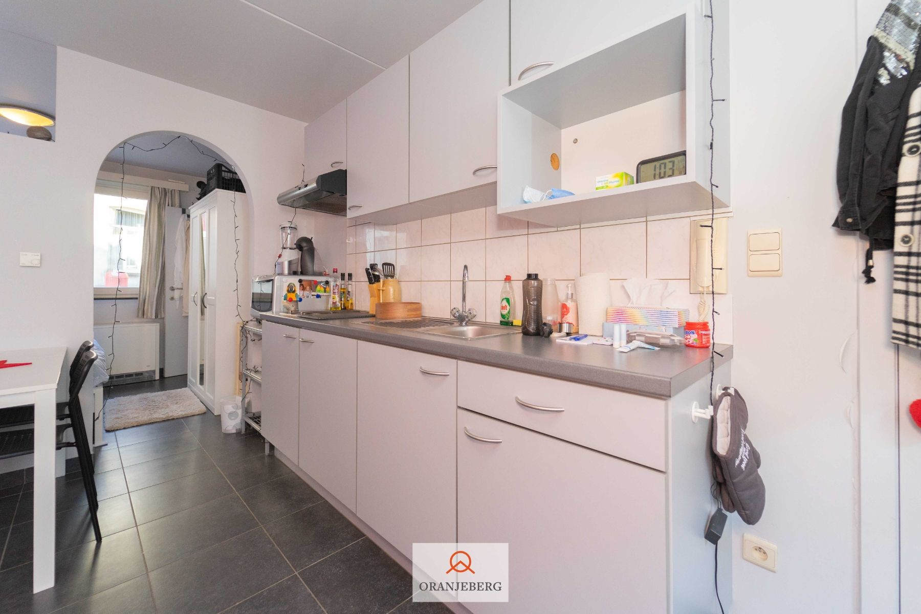 Modern 1- slpk appartement vlakbij Sint-Pietersplein foto 2