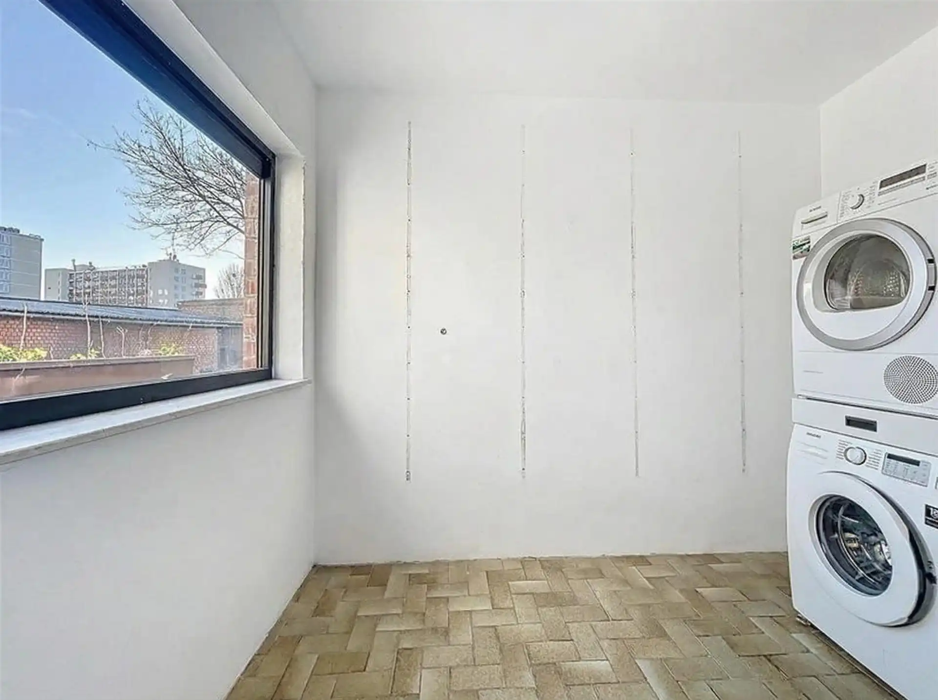 Instapklare ruime woning met grote garage op perceel van 359m² foto 20