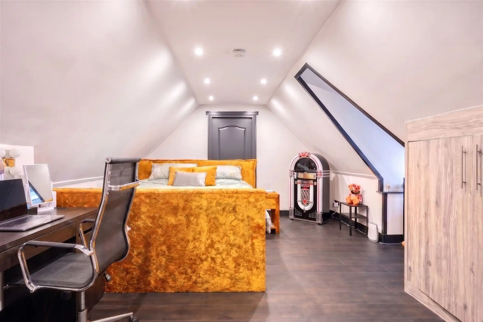 Knappe duo-villa op 8.843 m² in villawijk aan NL-grens. foto 49