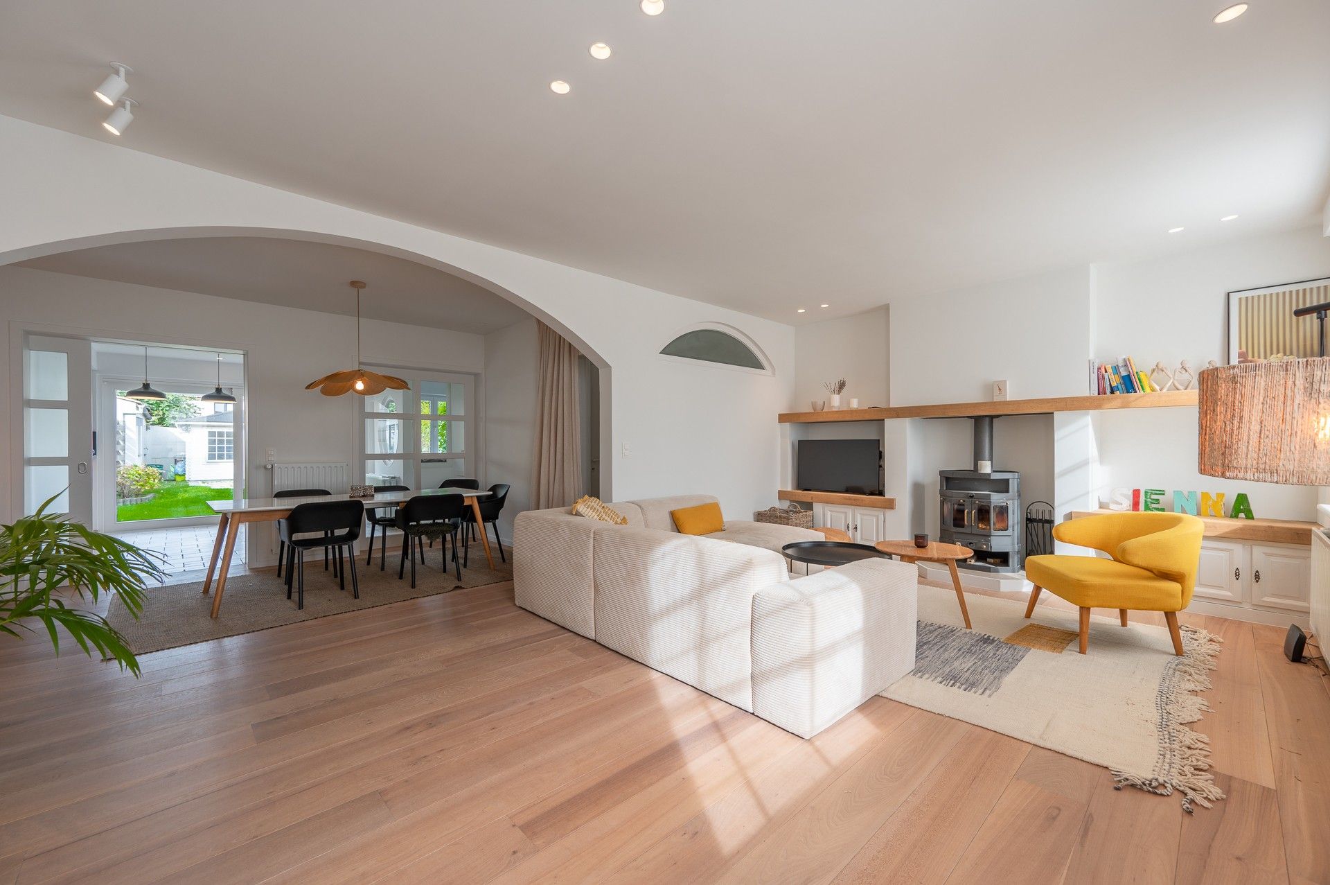 Gemeubeld: cozy woning met veel leuke troeven op een rustige locatie te Knokke! foto {{pictureIndex}}