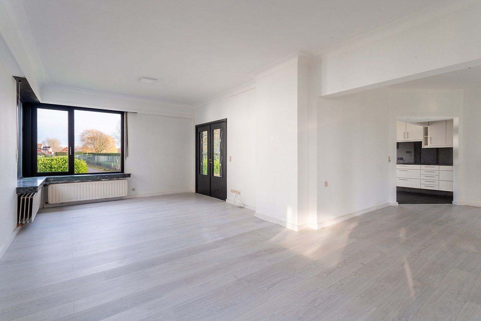 Villa met grote tuin, magazijn én weiland foto 6