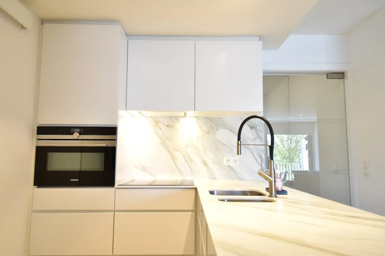 Perfect instapklaar 1-slaapkamerappartement met garage te Harelbeke-centrum foto 6