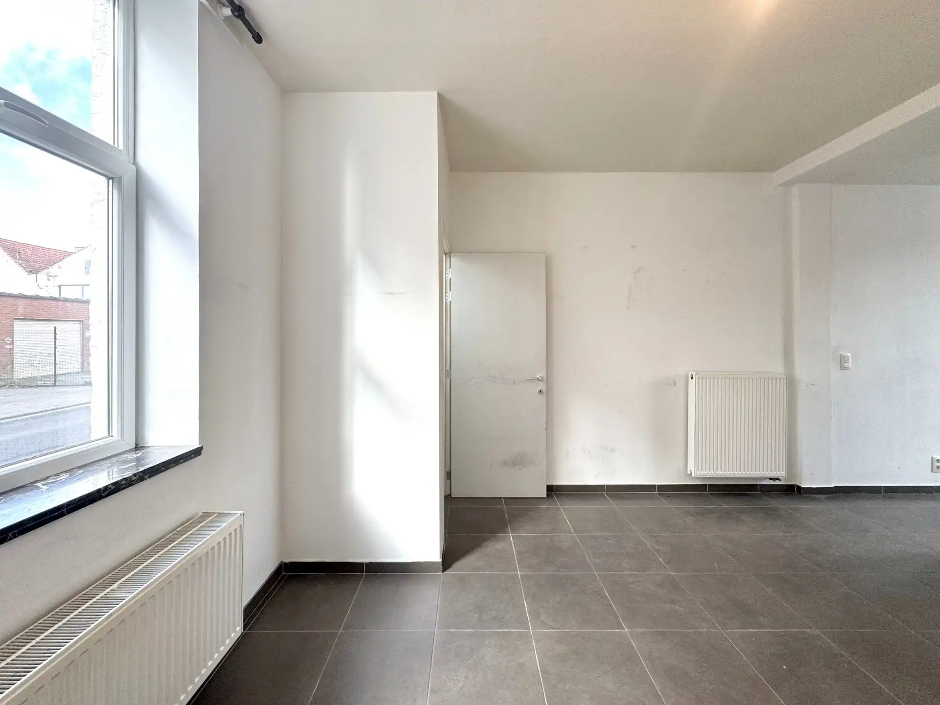 GEZELLIG INSTAPKLAAR HUISJE MET 3 KAMERS & TUIN foto 5