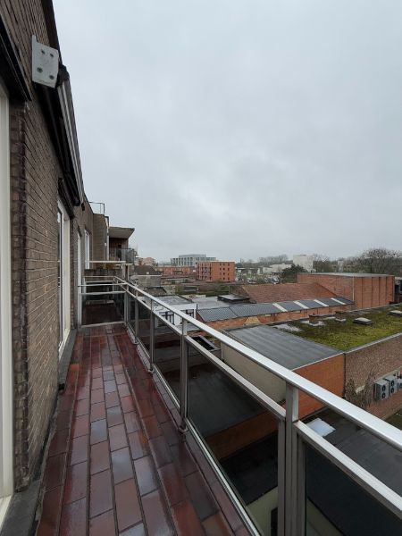 Gerenoveerd appartement met veel lichtinval, gelegen op de Markt foto 15