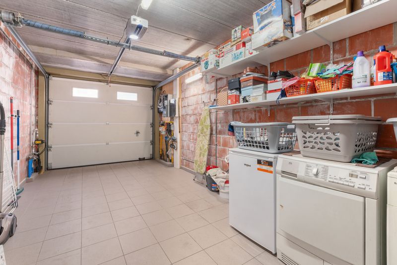 Torhout -  Instapklare woning met 3 slpks foto 12