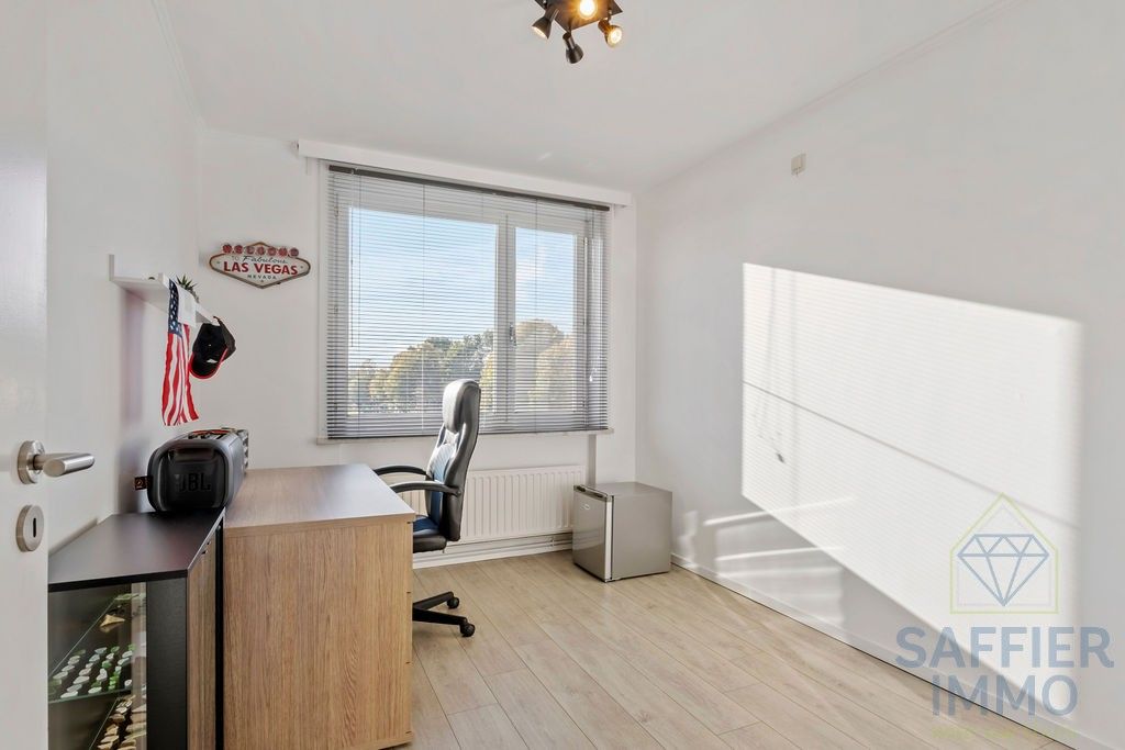 Instapklaar en volledig gerenoveerd appartement te koop in Roeselare foto 11