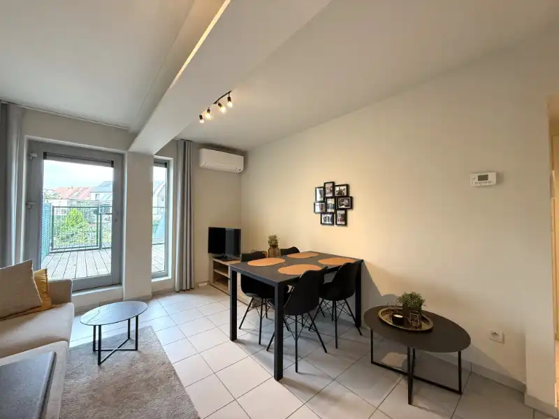 Gemeubeld appartement met ruim dakterras tussen UZ en Sint-Pietersstation foto 4