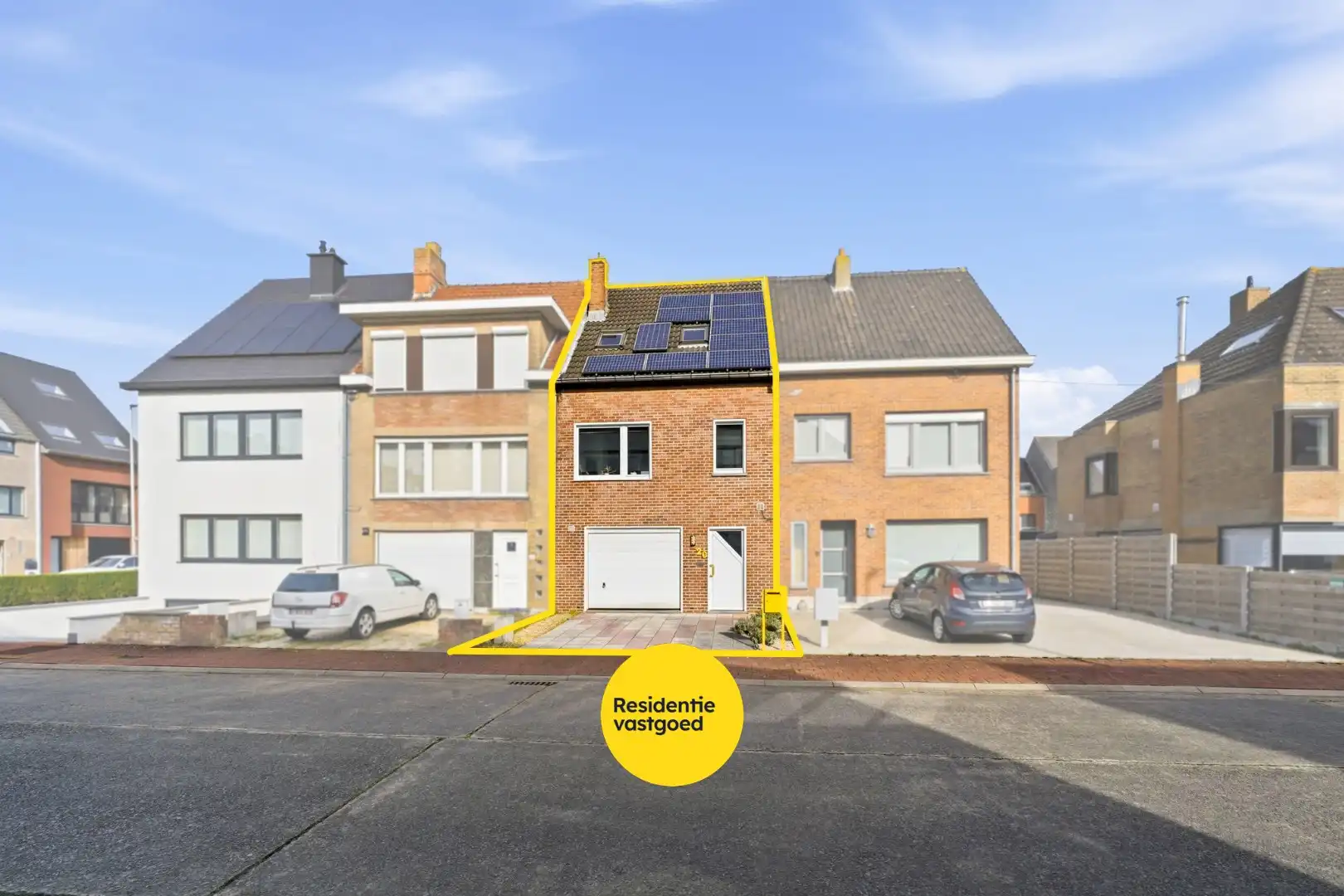 Instapklare bel-étagewoning met dubbele garage te Stene foto {{pictureIndex}}