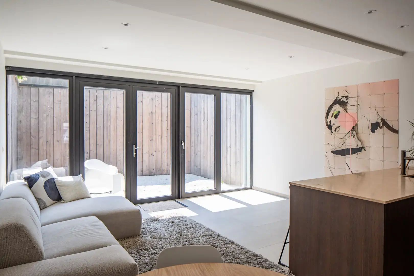 Energiezuinig 1-slaapkamerappartement met zonnige koer foto 2