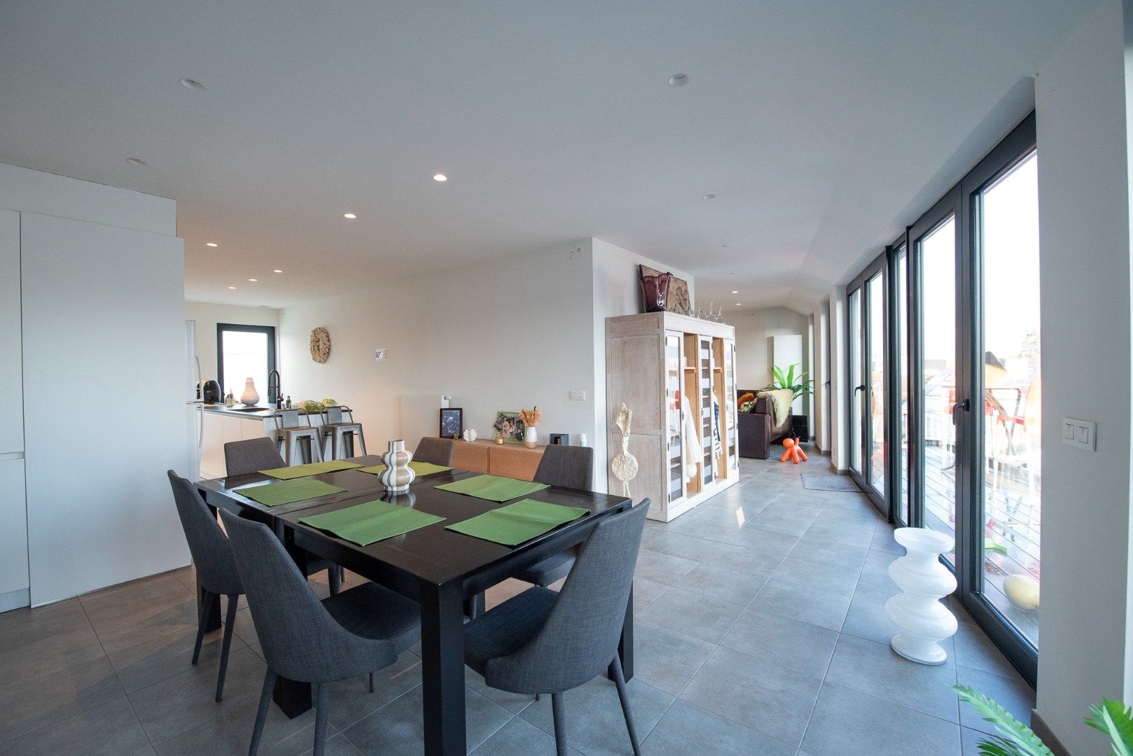 Modern 3-slaapkamer penthouse TE KOOP in centrum Waregem. foto 8