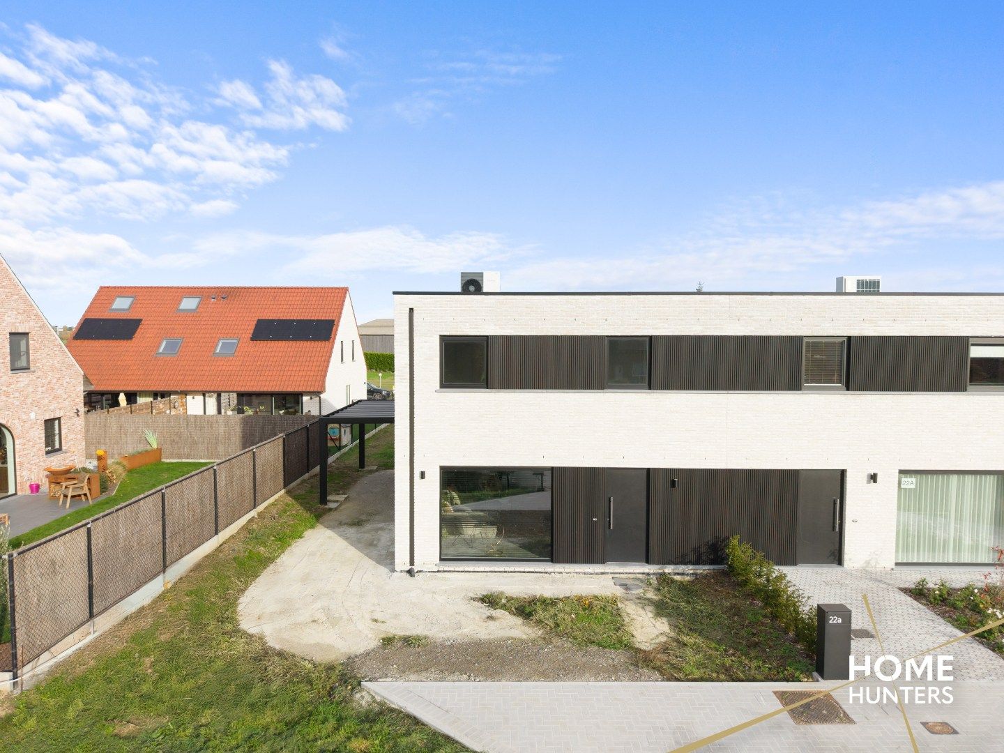 Luxueus afgewerkte halfopen nieuwbouwwoning met vergezichten foto 28