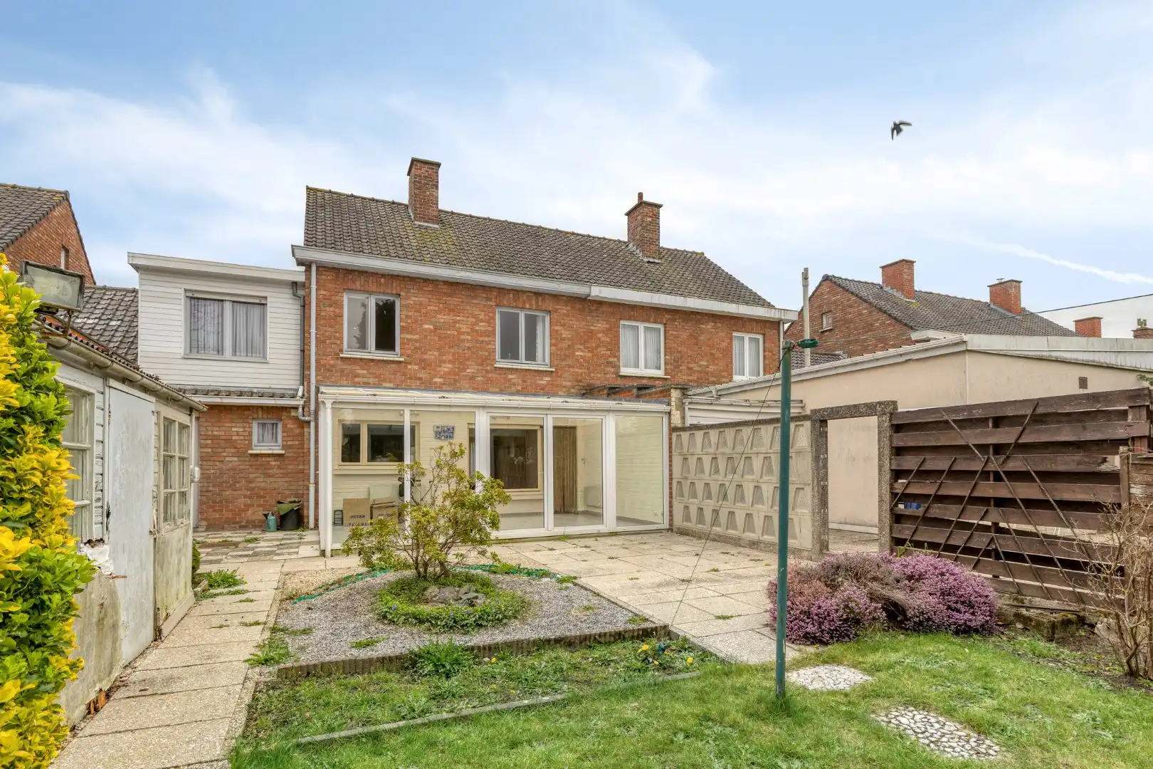 Te renoveren woning met 4 slaapkamers, garage en tuin op rustige ligging! foto 23