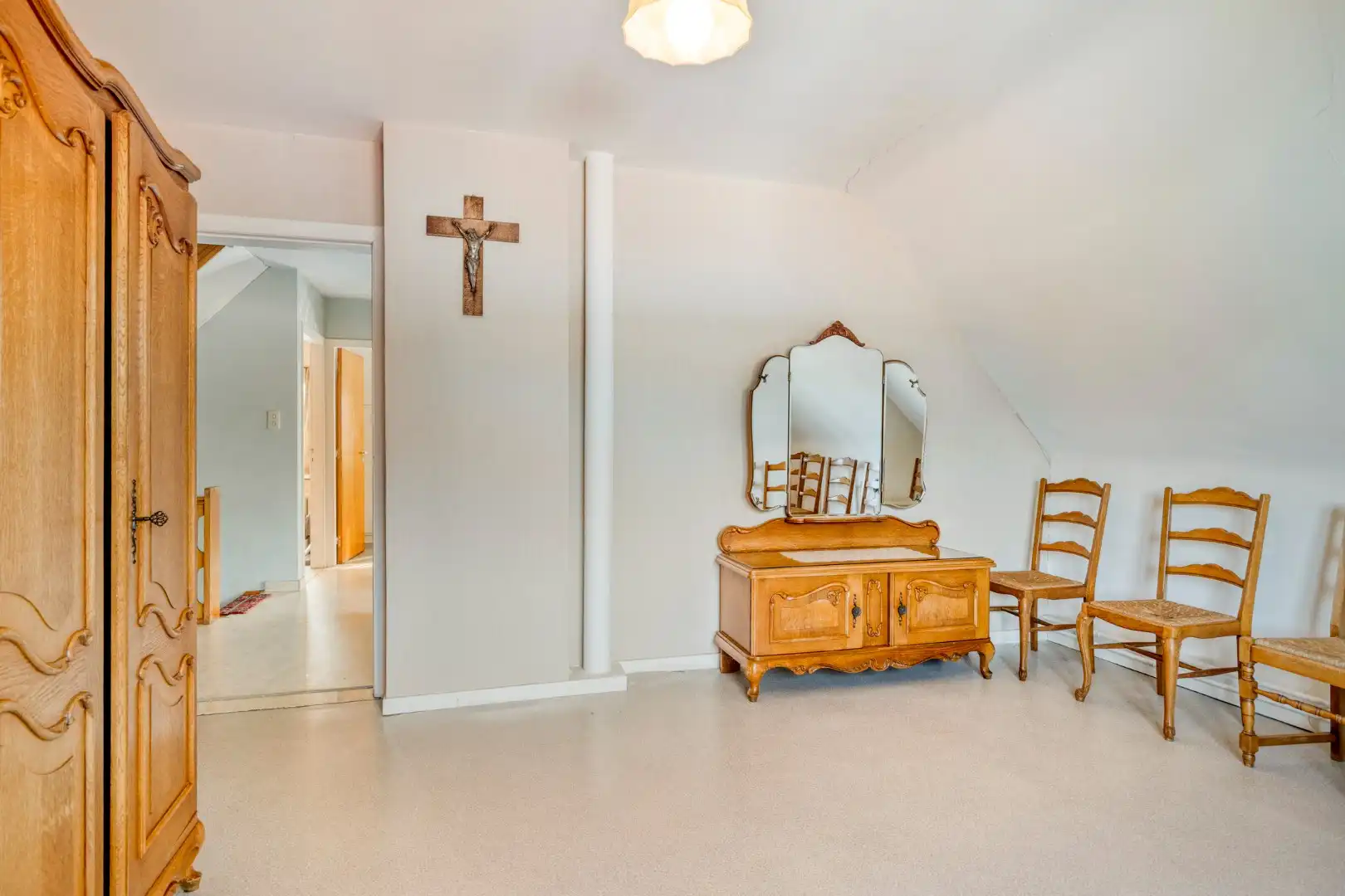 Op te frissen woning met 4 slpks, op een zonnig perceel van 1.506 m² in Mol-Achterbos !  foto 13