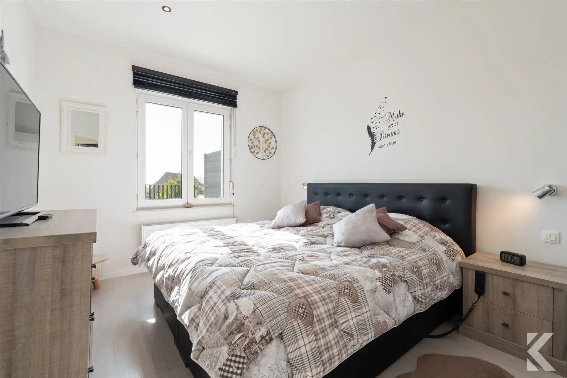 Gigantische, prachtig gerenoveerde woning met garage foto 13