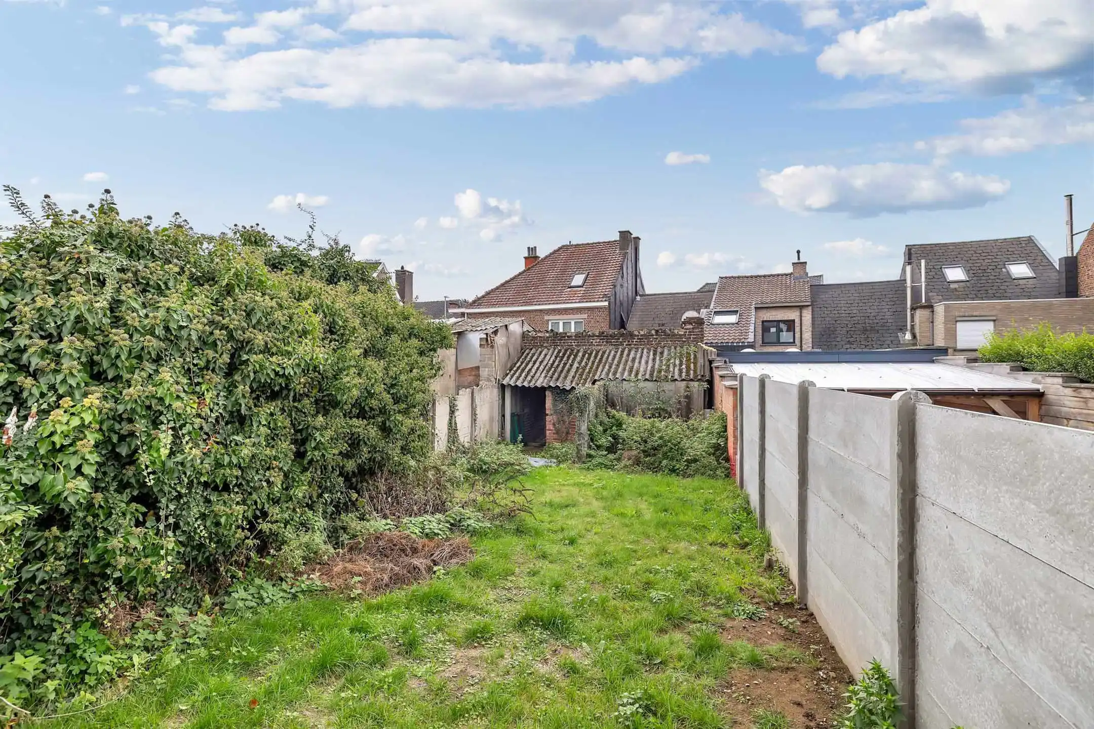 Te renoveren woning met tuin foto 16