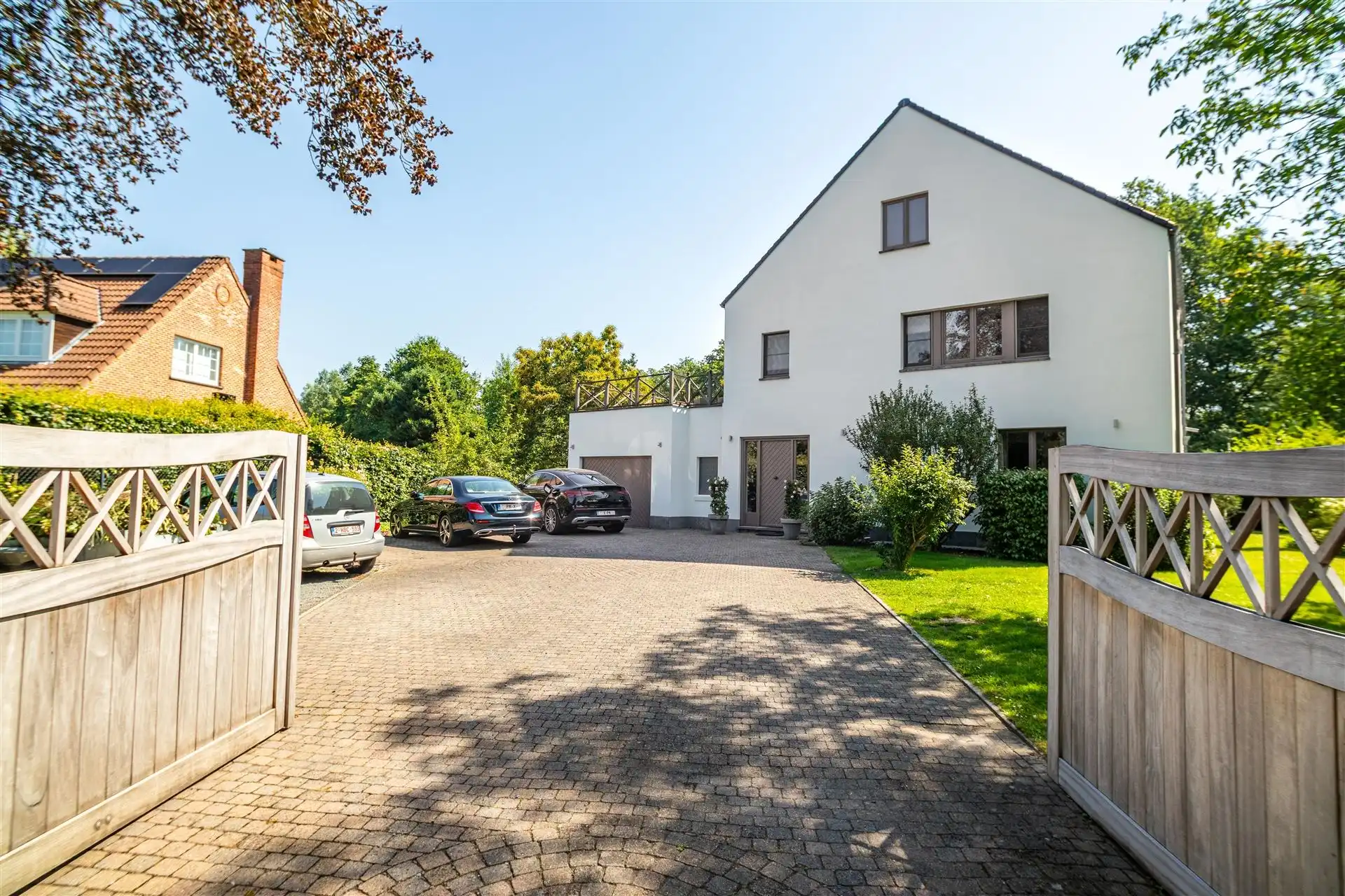 Ruime villa met zwembad en panoramische vergezichten foto 12