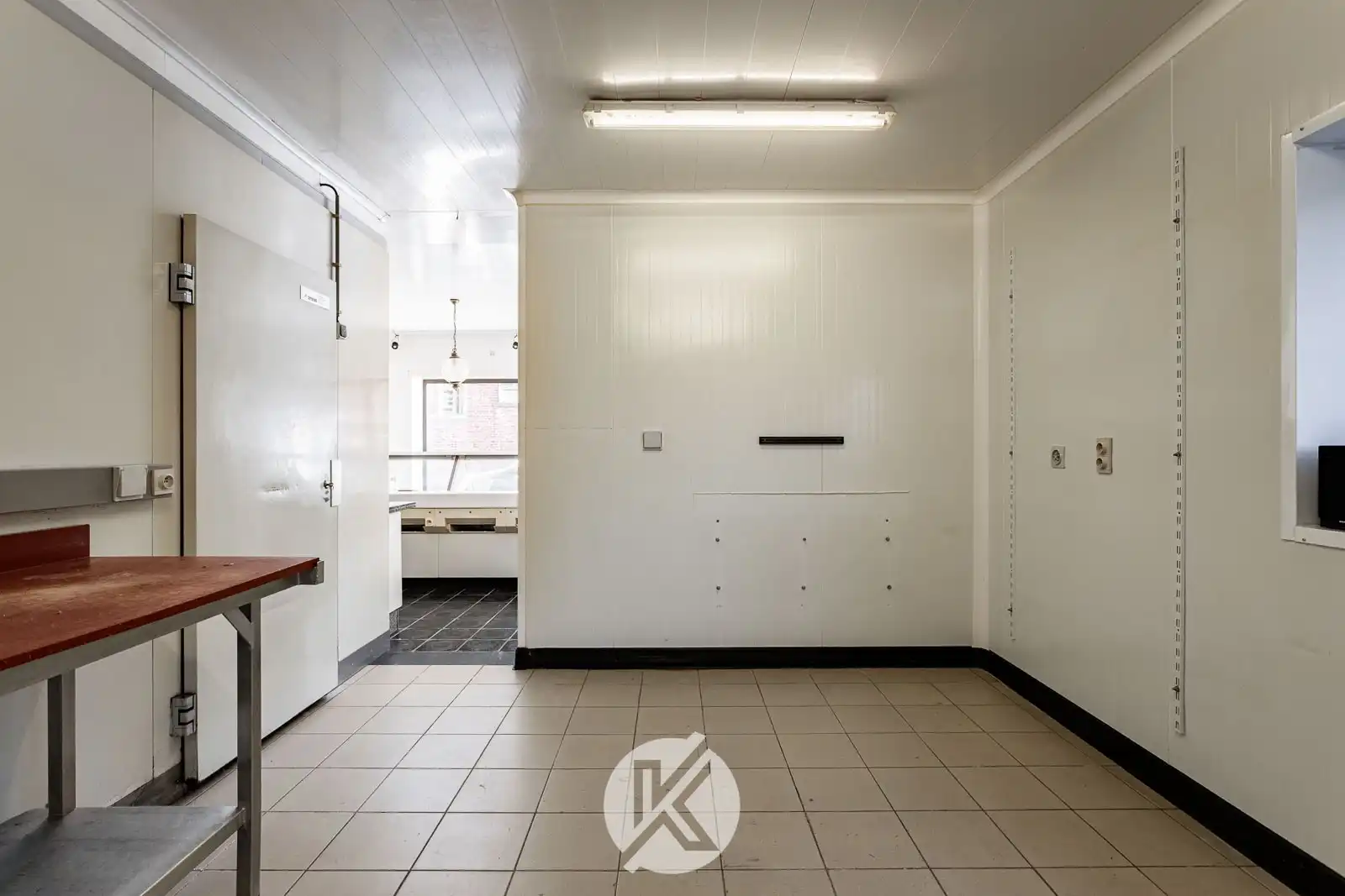 Veelzijdige eigendom met handelsruimte en bel-etagewoning foto 8