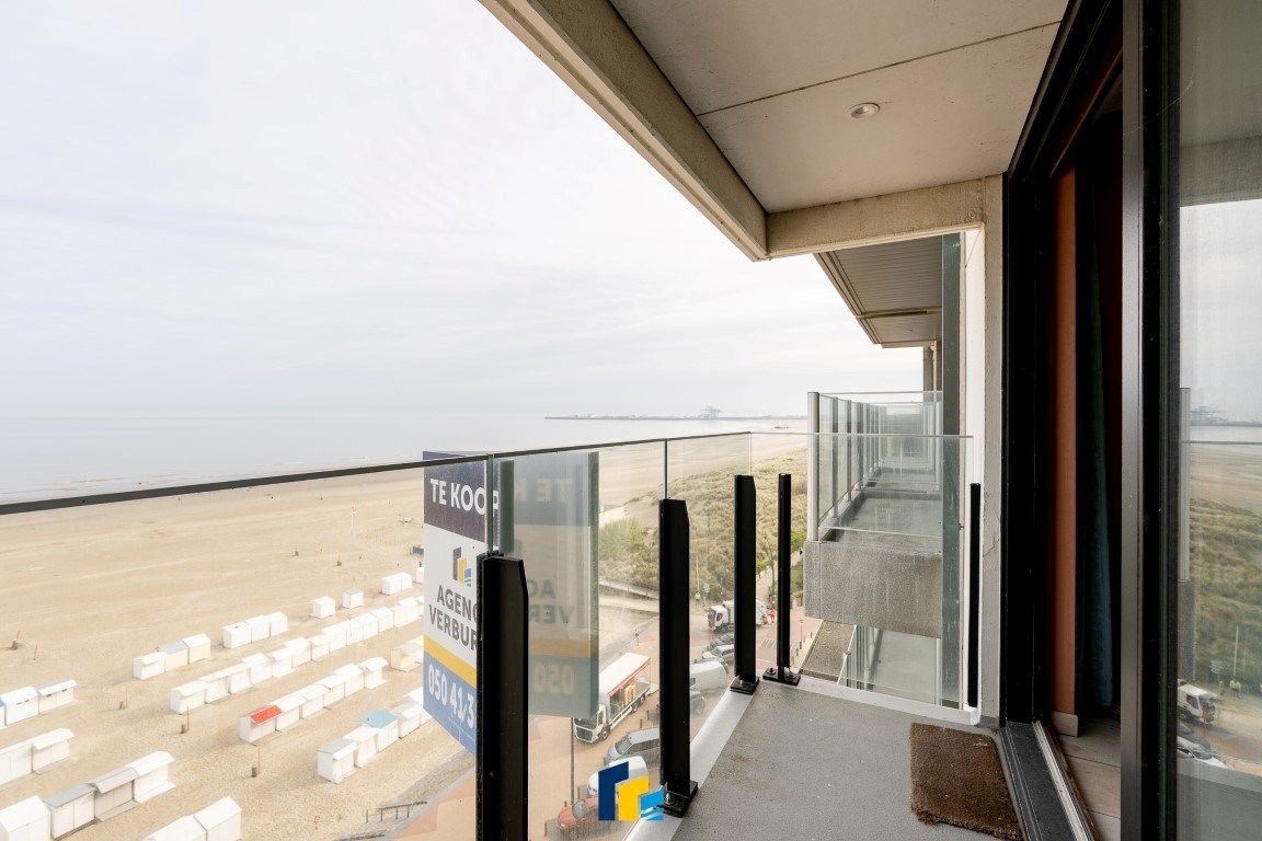 Charmant en ruim appartement met panoramisch zeezicht foto 6