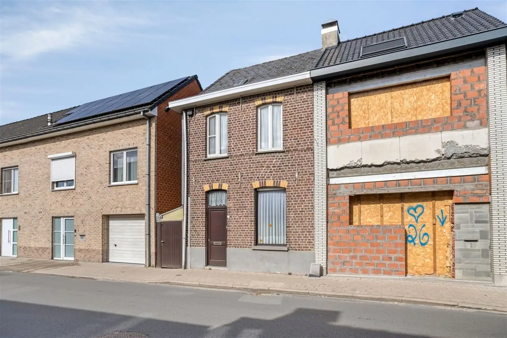 te renoveren woning met tuin foto 2