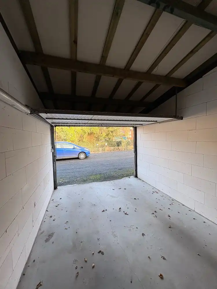 GARAGEBOX IN HET CENTRUM VAN TORHOUT foto 4