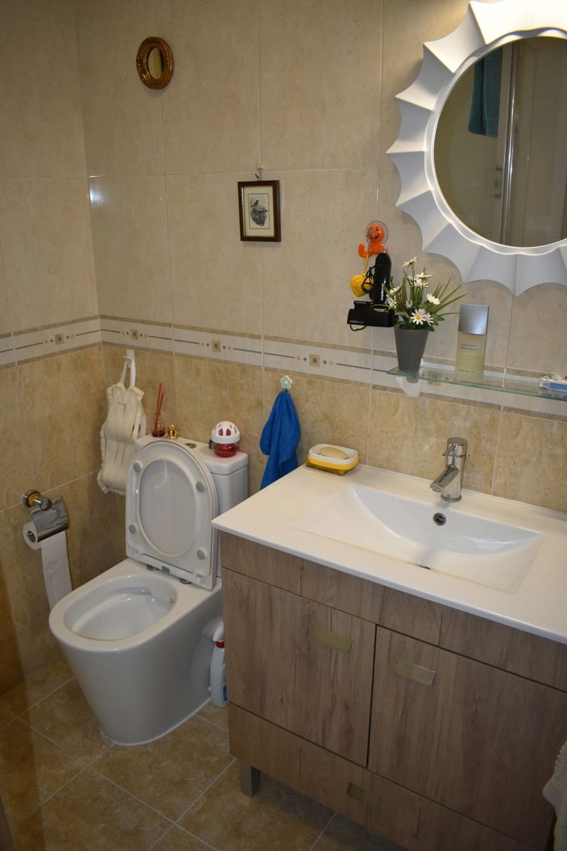 Sfeervolle instapklare woning met 3 Slaapkamers, 2 Badkamers foto 9