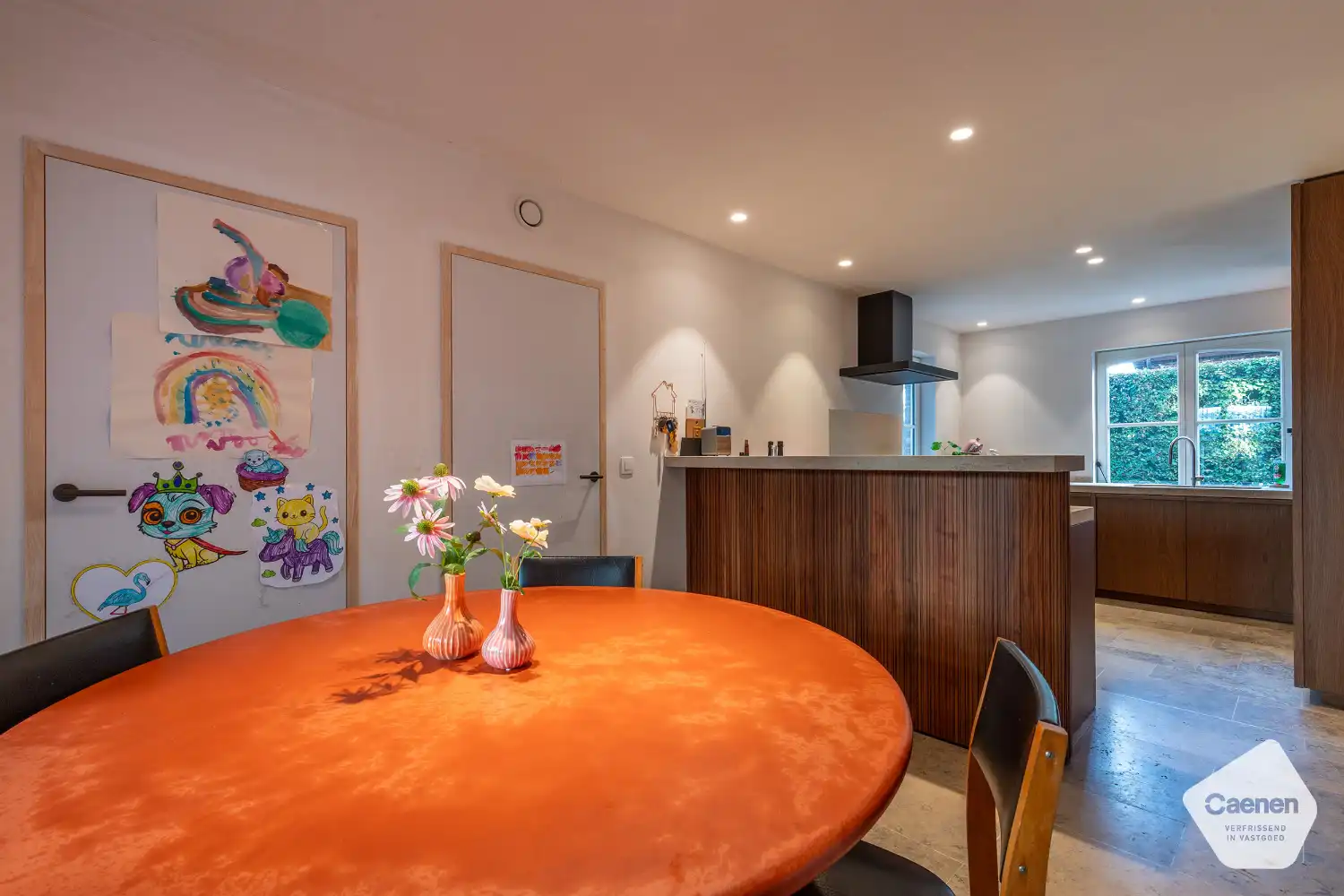 Prachtige smaakvolle gerenoveerde villa met uniek bijgebouw op een perceel van 2021m²  en 5 slaapkamers. foto 10