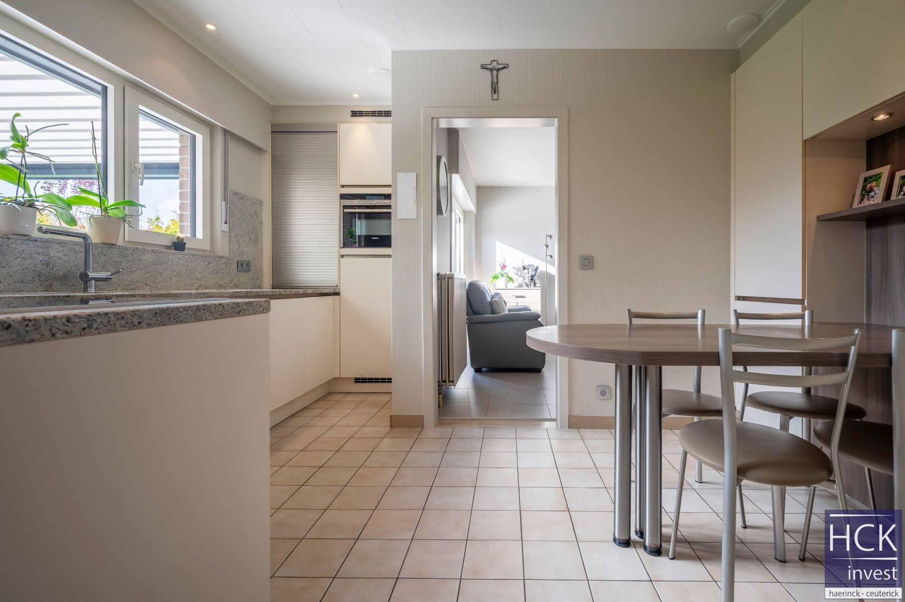 KRUISHOUTEM - Energiezuinige & instapklare woning met 4 SLPK. op toplocatie! foto 8