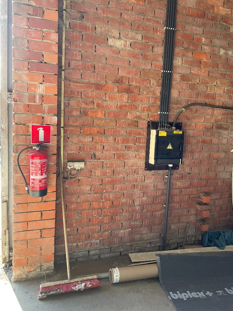 Loods/opslagruimte (300 m²), gunstig gelegen te Lichtervelde foto 8