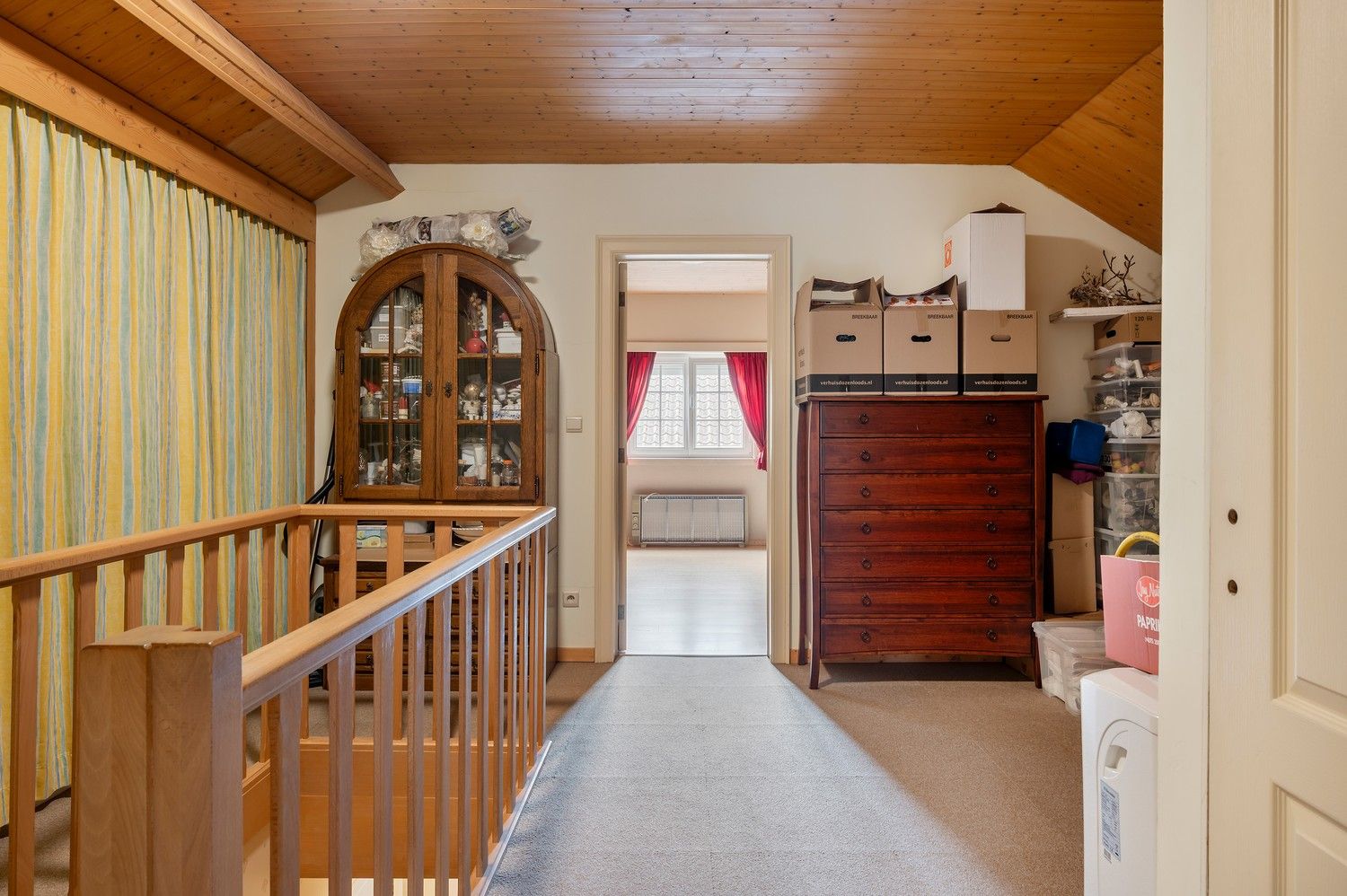 Ruime gezinswoning op breed en groot perceel van 1122m² foto 22