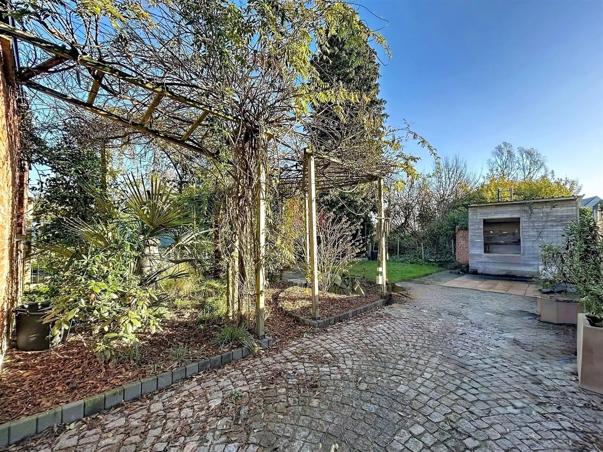 half open bebouwing met 4 slaapkamers op toplocatie foto 18