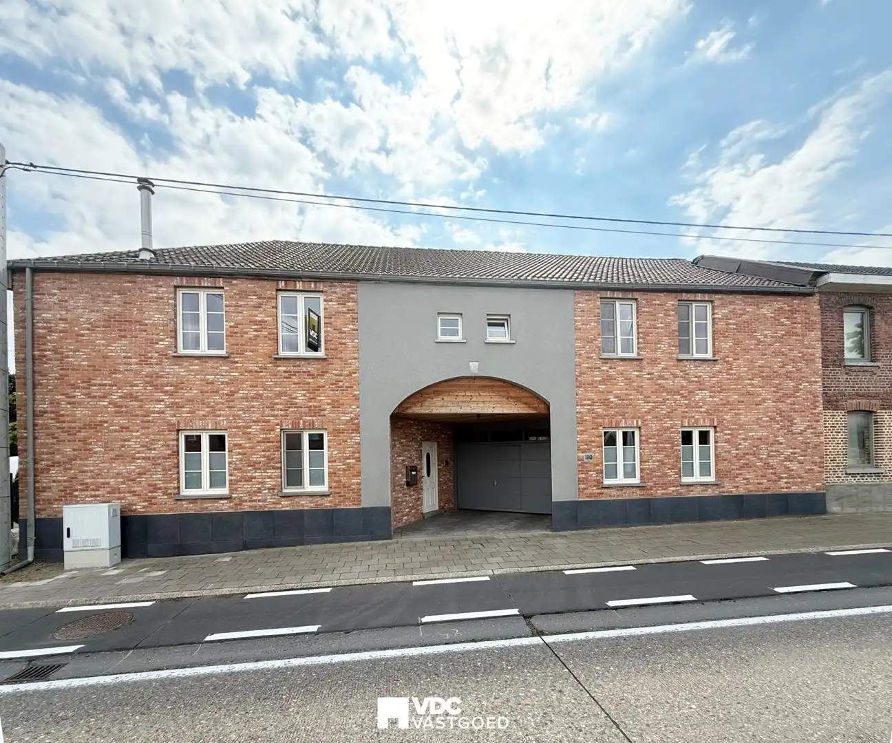 Uniek pand met tal van mogelijkheden! foto {{pictureIndex}}