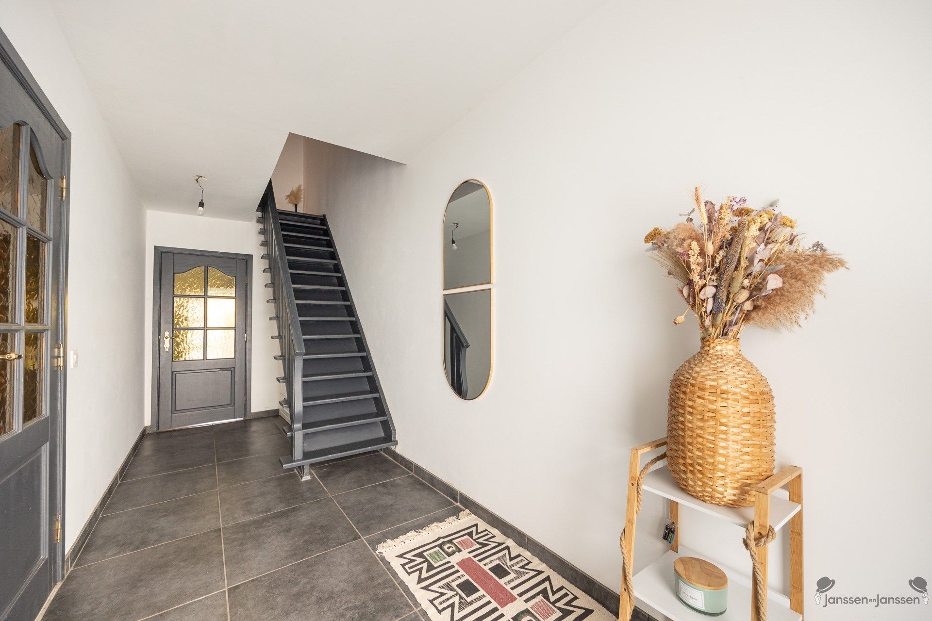 Prachtige en ruime gezinswoning in Stabroek met veel licht en een moderne afwerking. foto 22