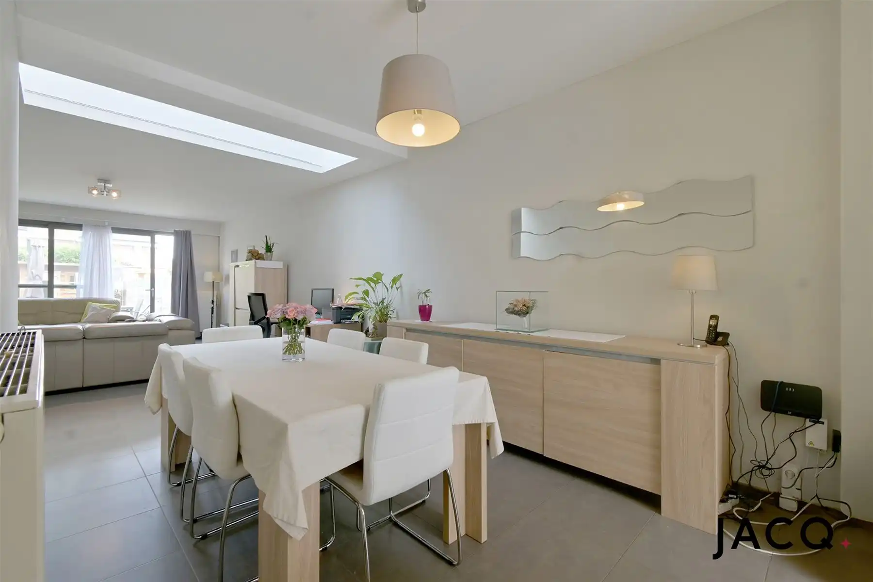 Gerenoveerde woning (2010) met 3slpk's en gezellige tuin! foto 2