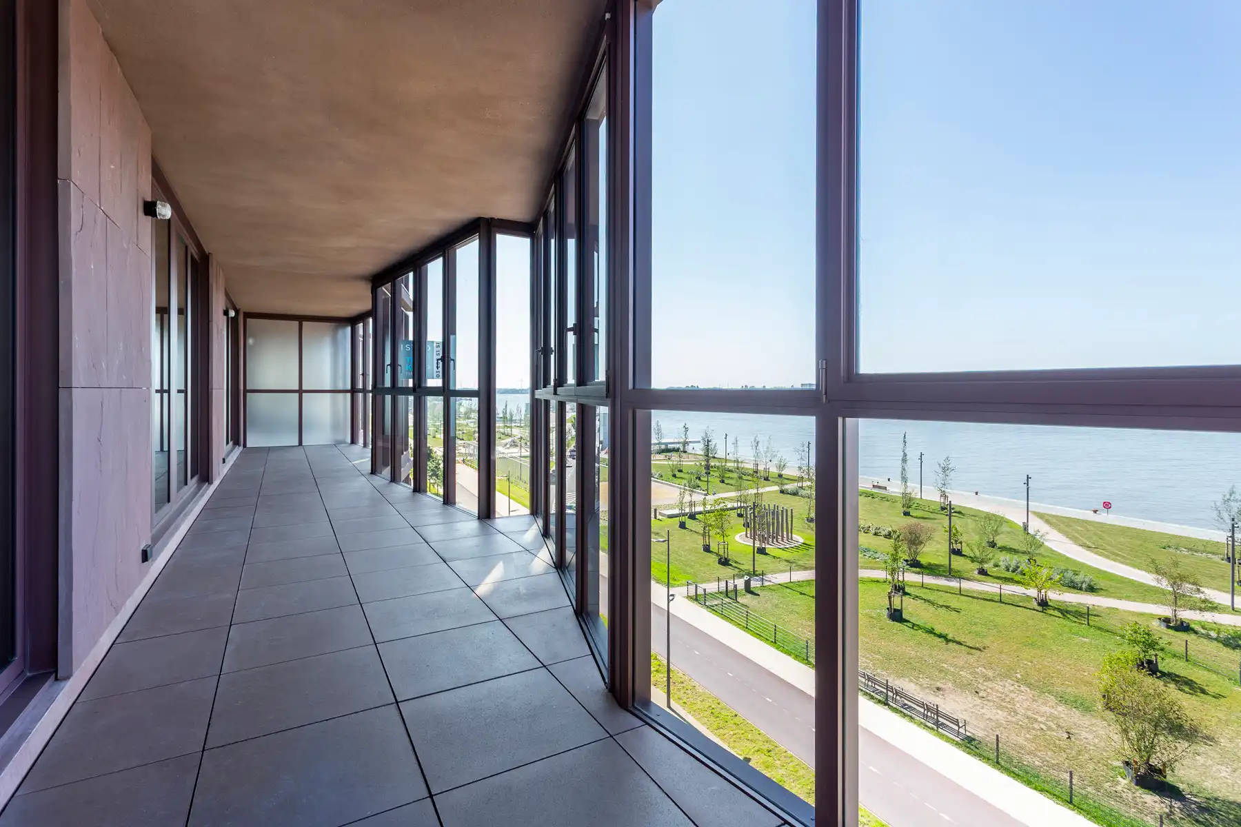 Groots wonen aan de Scheldekaaien met ruime terrassen foto 2